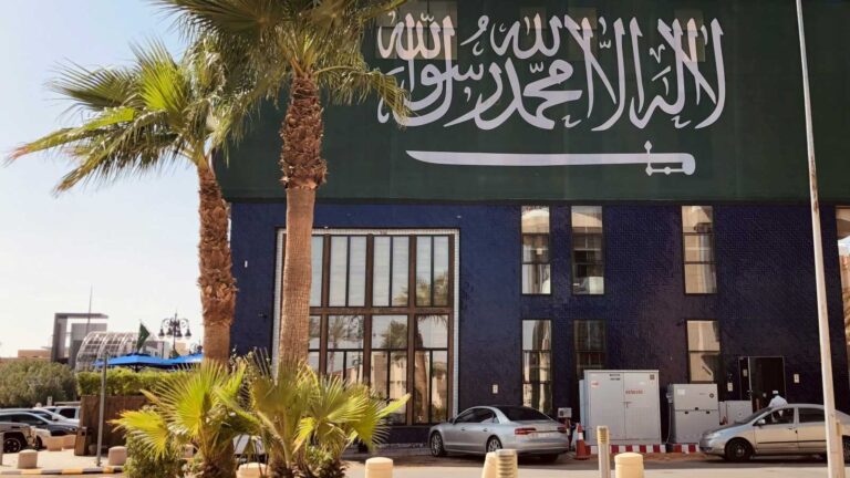 ohood-abdulaziz-V0FgRuKvwXE-unsplash1